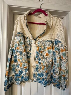 Pol - Cream Floral Pearl-Accent Button-Up Blouse